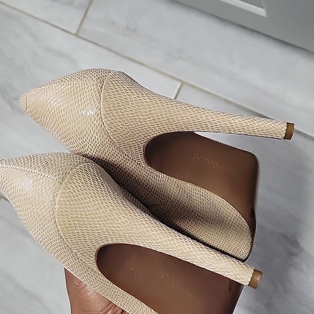 BCBGeneration Women's High Heel Leather Tan/Ivory Shoes Size 10B